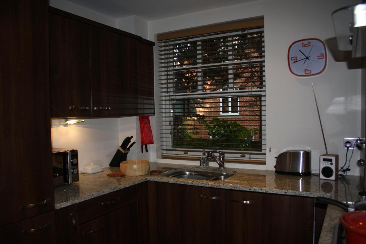 Canterbury Elms Court Apartment Ruang foto